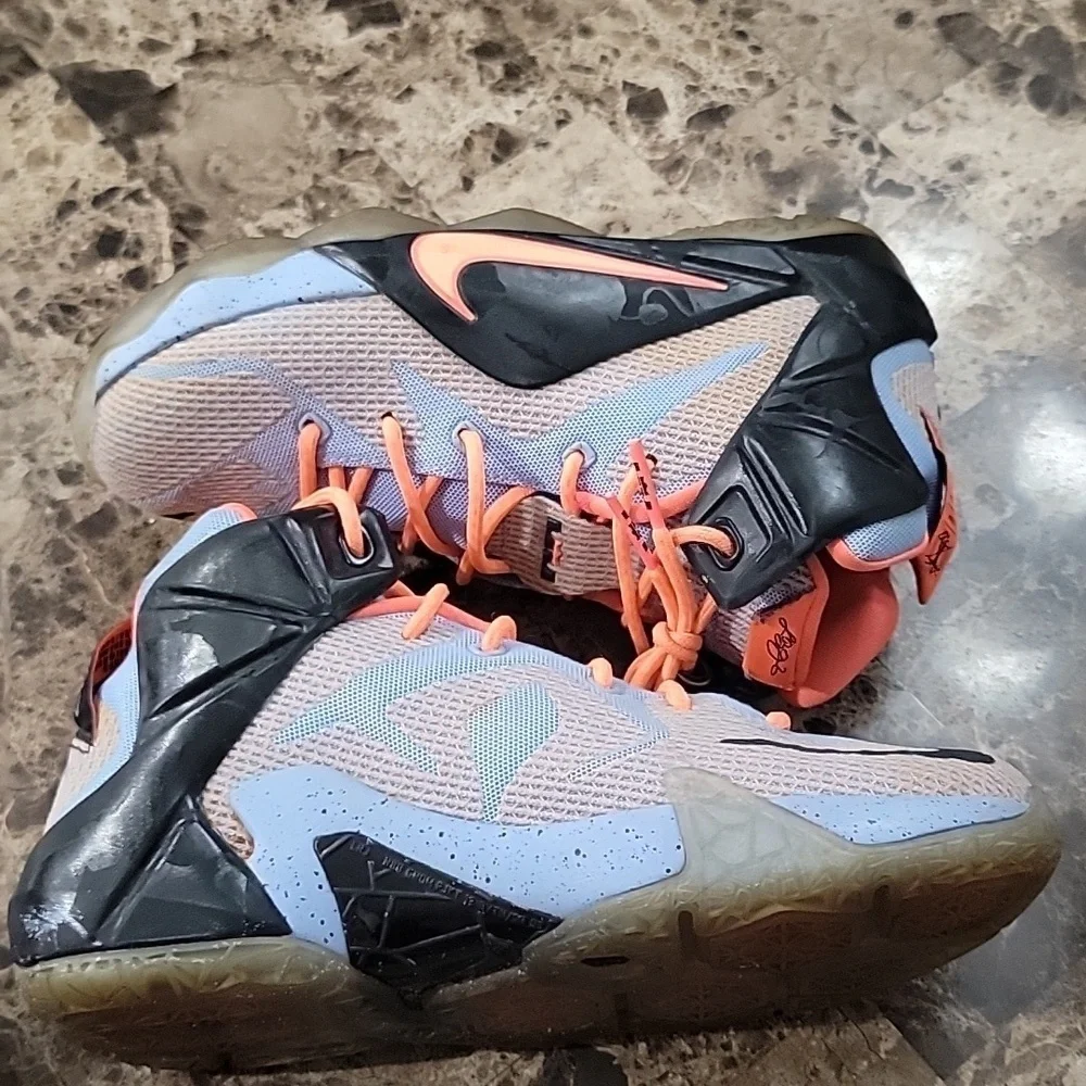 Nike Lebron James Easter Light Blue Sunset Glow Black Shoes youth Sz 6